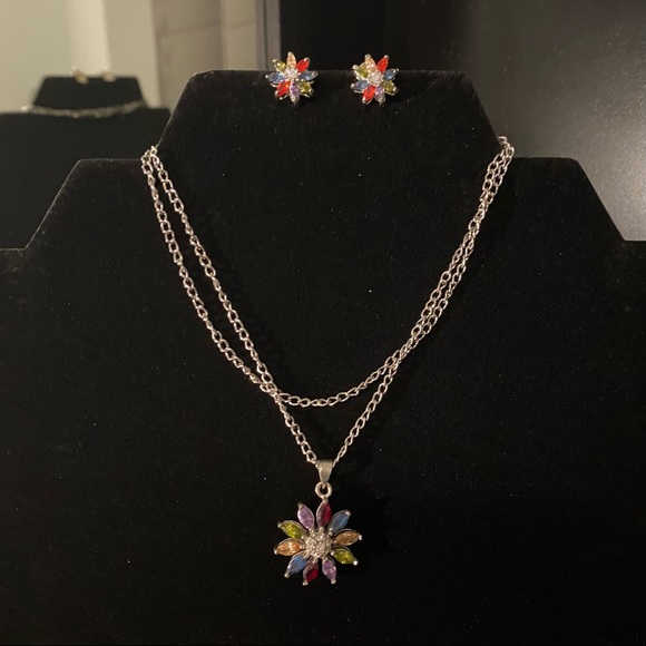 Flower Necklace Set - Picture 1 of 4